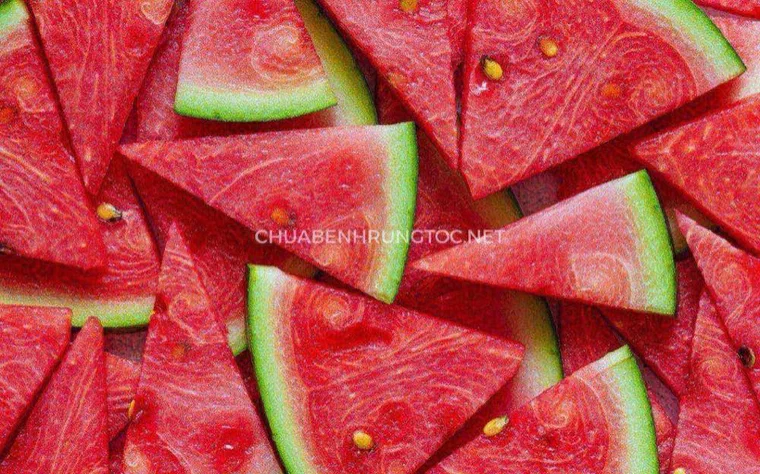 Thịt dưa hấu đỏ mọng nước giàu vitamin C và lycopene hỗ trợ nuôi dưỡng tóc và da đầu